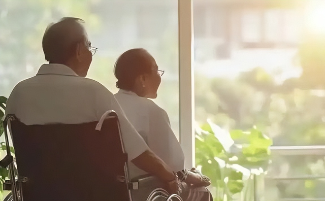 江苏大一女生开养老院，无人入住却有近400名客户	，员工全是60后