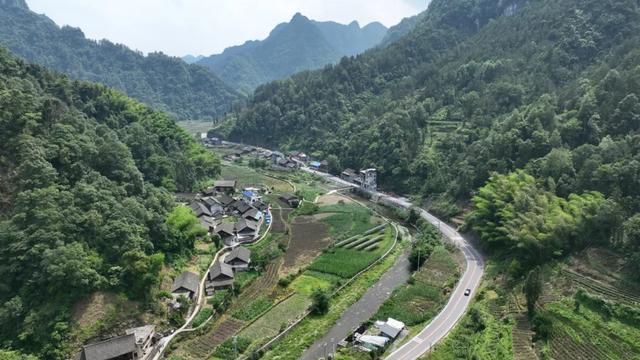 湖南这12条路美出了名，益阳这条你走过吗？