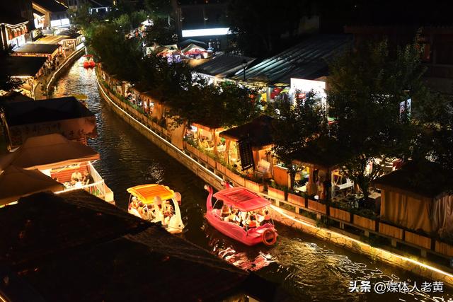贵州六盘水避暑季旅游胜地客流迎高峰