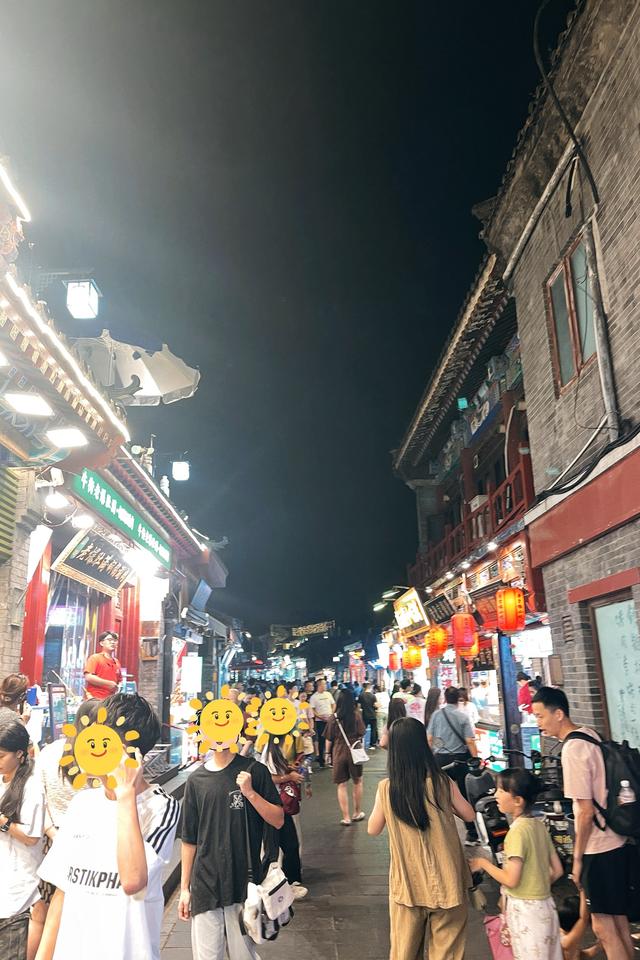 银锭桥头诉风雅，一怀情思寄天涯