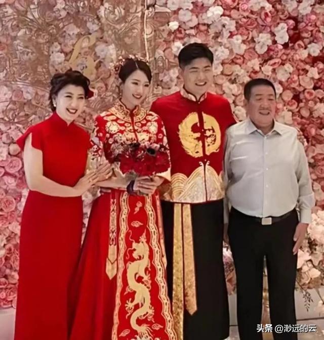 “后坐力”太大！闫学晶又被爆出猛料，她和儿子已经一个也跑不了