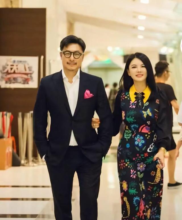 李湘在平台晒自家北京小院。大到让网友以为是景区，真的太有钱了