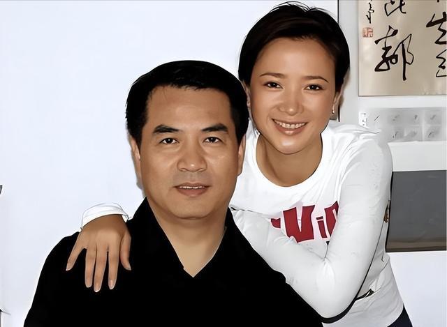 网传廖京生不离不弃照顾生病的何晴10年，廖京生的回应来了！