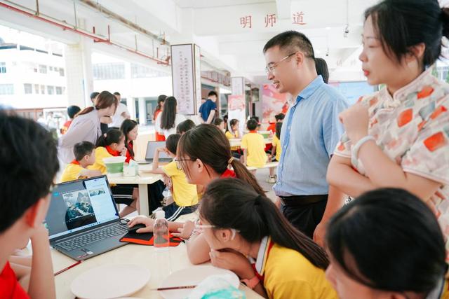 当AI与陶瓷跨界融合，美好假期大学生公益行走进泉州德化
