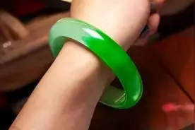 冰种飘绿花翡翠什么档次图片