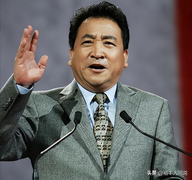 姜昆一方回应！辟谣在美国过圣诞节，视频为拼接，人在国内录节目