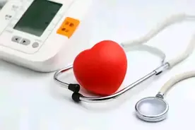 测量血压是饭前好呢，还是饭后好呢？图片