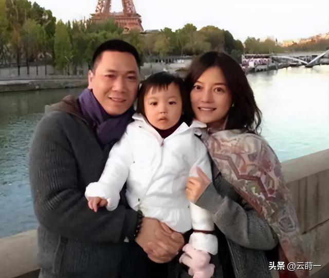 黄有龙做梦也没想到，自己花重金培养大的女儿，竟给赵薇做了嫁衣