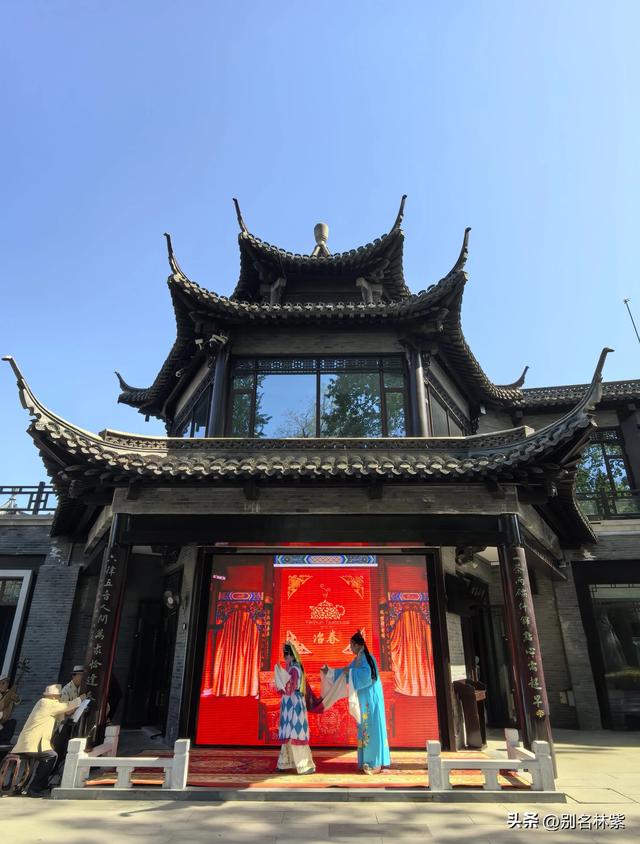 离开扬州在东站发生一件有惊无险的事，到镇江住青旅，游览西津渡