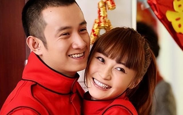 49岁马伊琍没想到，辛苦养大的17岁女儿文君竹，早为亲爹文章争光