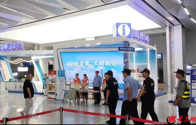 “海上旅游 文明‘邮’你”！市北区“志愿红”携手港航“警察蓝”倡导邮轮文明旅游