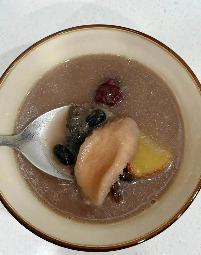 吃一斤它等于吃10只鸡	，一降血脂、二降血糖、三降胆固醇，别不懂