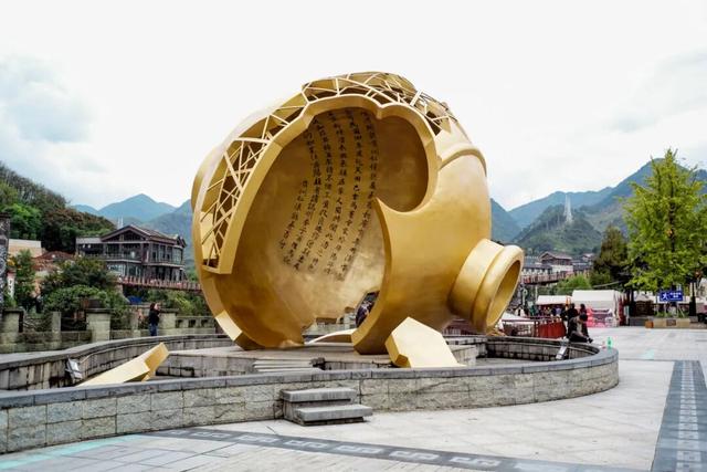 这个“名牌加身”的西南山城，正适合淡季来玩！