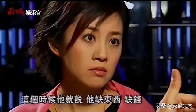 他8次上春晚，作死被捕入狱，今54岁无人问津，老搭档也断了联系