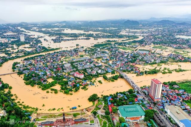 洪水吞噬北越：18人死伤失踪，23万户被淹，损失超15亿人民币