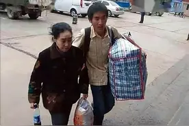 15年前，背母上学的孝子刘秀祥，拒绝了55万年薪，如今怎么样了？图片