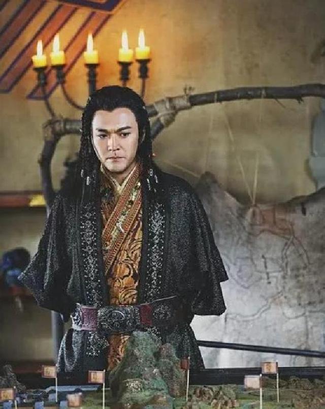 他是横扫大唐名将的奇才，四朝天子束手无策，却倒在女皇脚下
