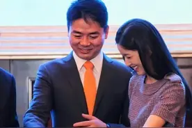 网传章泽天加入“光明会”，京东：刘强东夫妇遭有组织造谣抹黑图片