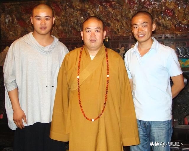 局面突变？释永信被带走不到半月，四大名人挺身而出，愿为其养老