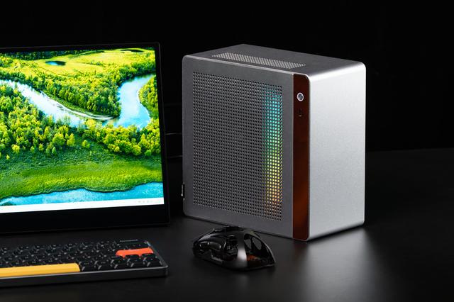 英特尔酷睿Ultra5 230F+铭瑄挑战者H810ITX+乔思伯NV10装机分享！