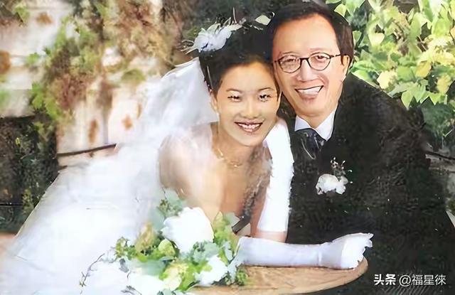 伏明霞和老梁结婚后，伏家父母“抑郁”了许久，还双双把工作辞了