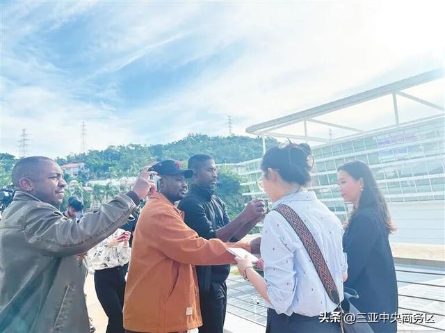 见证自贸港开放活力！“全球南方”媒体记者走进三亚国际游艇中心