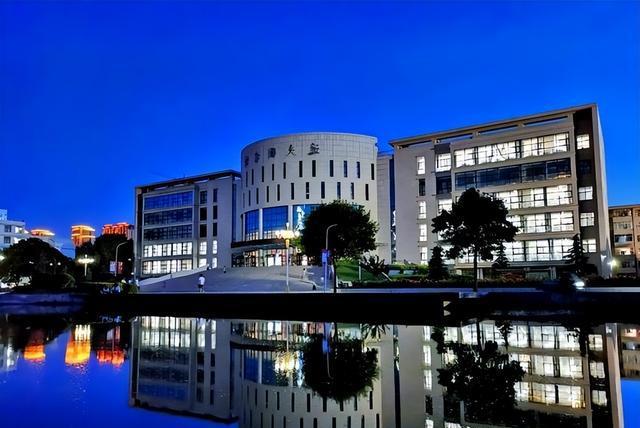 甘肃改名很失败的高校，放弃兰州师范学院，改的新校名像民办三本