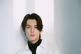 王鹤棣，生于四川乐山，毕业西南航空专修学院，中国内地男演员。图片