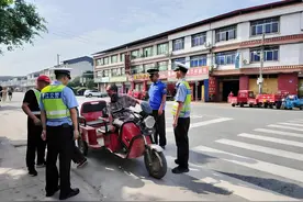 10月1日起，除了戴头盔，电动车、摩托车、三轮车上路“3禁3罚”图片