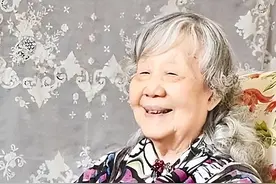 朱仲丽在孤儿院领养一女后，养女背叛他们，朱不得不和她脱离关系图片