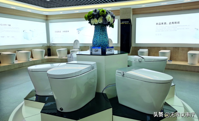 逛商场遇公共坐厕老犯怵？蹲厕更卫生是误区，3个技巧用的更安心