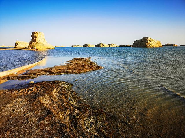青海旅游-海西州-乌素特水上雅丹景区
