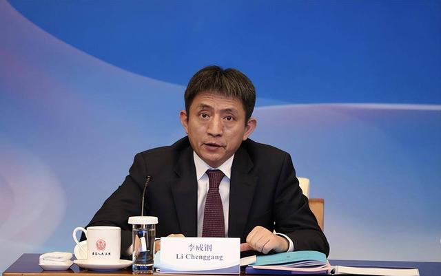第四轮会谈来了？特朗普通知中国谈判议题变了，中方用15字回复