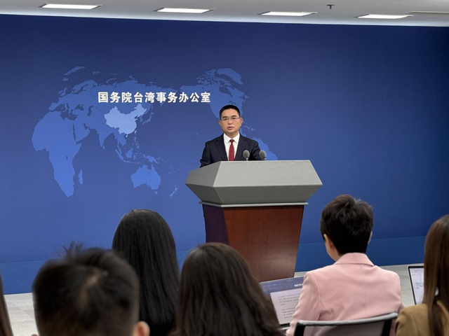 蒋万安反对两岸统一，民进党批准率4人再访大陆，大陆用10字回应