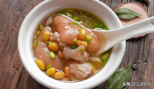 阿胶能跟花胶还有蛋白粉一起吃 2025年阿胶可以和花胶一起吃吗