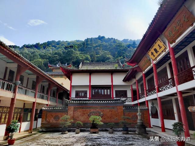 华亭寺,昆明西山最大的穴场