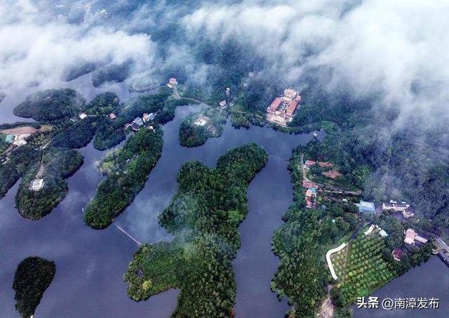南漳：画意水镜湖