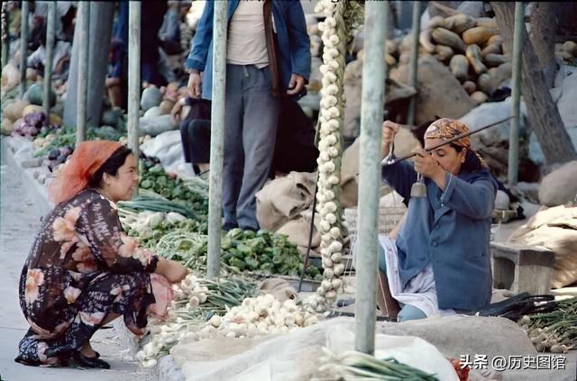 1986年，新疆吐鲁番，风光古朴又自然！