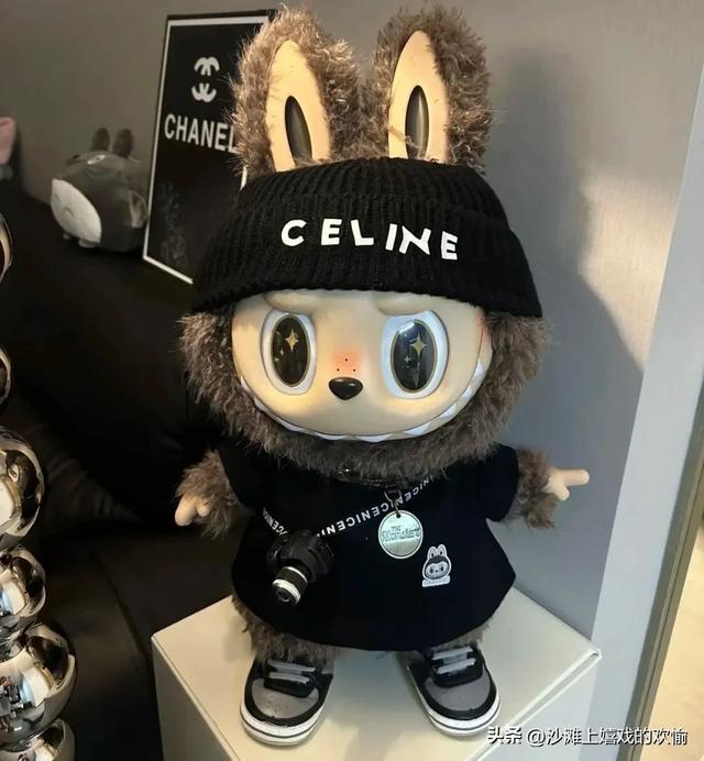 “清醒的好文案，点到为止～”????