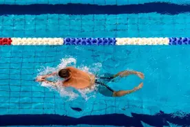 几个练习拯救那不堪的蛙泳腿图片