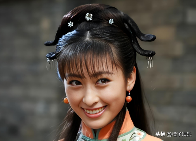 她是军艺校花，被大25岁张铁林抛弃后，为何又嫁给著名的“坏蛋”