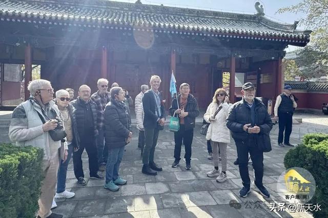 “一票游10个景点，对我们游客非常方便”