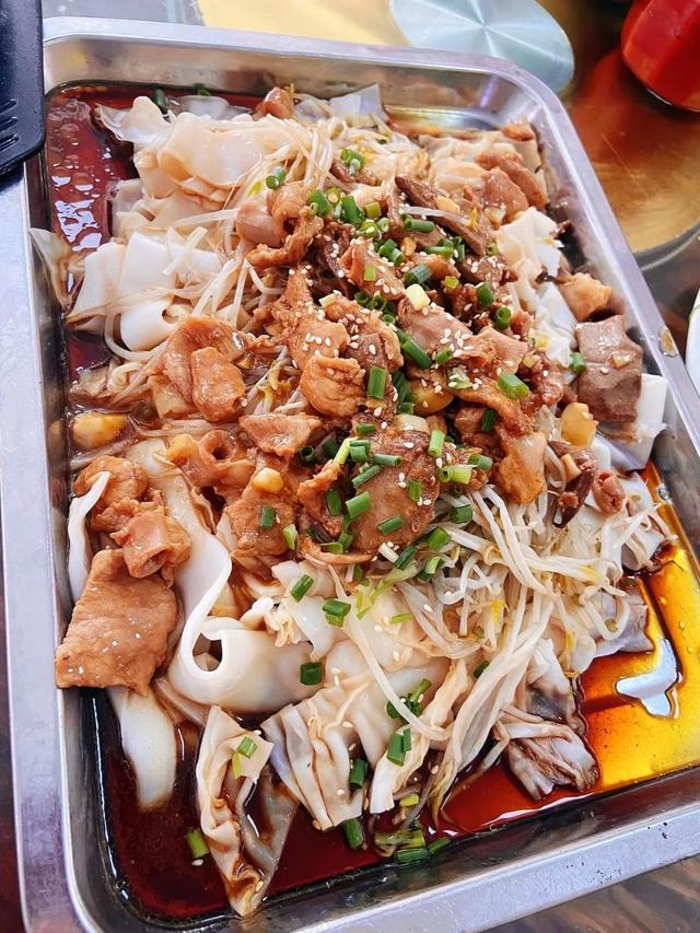 半江碧波，一城风华。这里是龙母故乡、崇德之城——德庆！