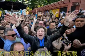 抉择下的阿根廷，实施全面美元化，却与美截然不同的结局！图片