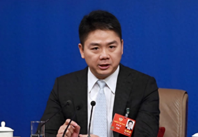 钱再多有什么用？51岁刘强东对大儿子的“亏欠”，至今都难以弥补