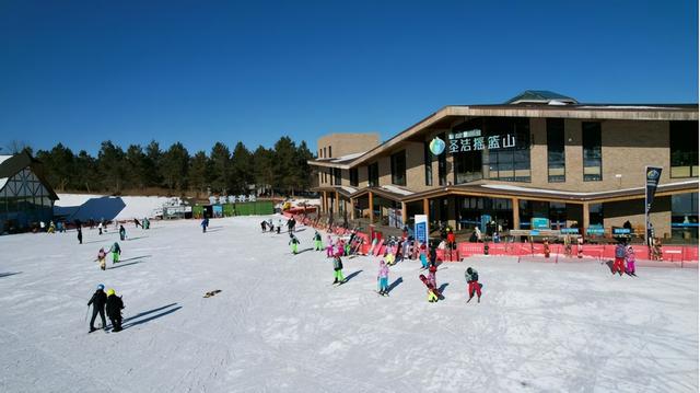 双鸭山宝清滑雪小镇全攻略！滑雪+温泉+年味一站搞定，冬天就该这么玩