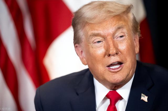 全世界都被特朗普耍了！打击伊朗只是个幌子，真正目标已布局四年