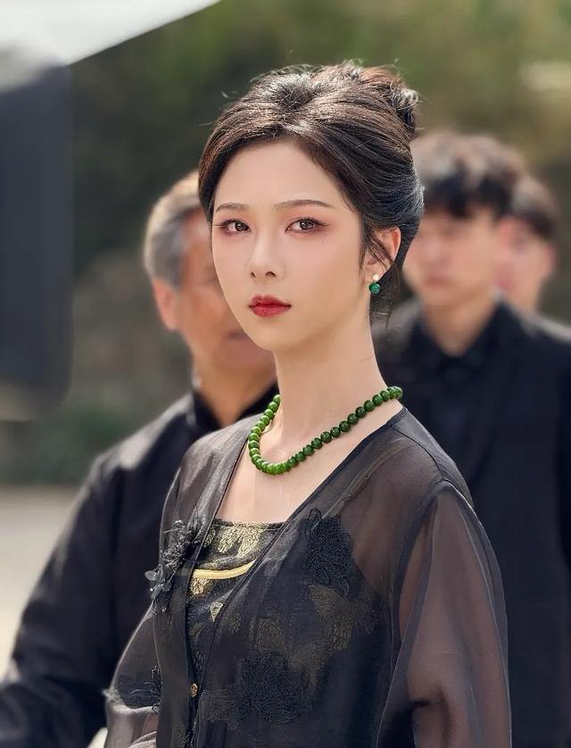 短剧居然有这么美的女演员，比邓灵枢还高级，网友：可惜我不认识