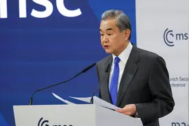 特朗普连出3招，逼中方买单，王毅通告全球，中国人不信邪不怕鬼图片