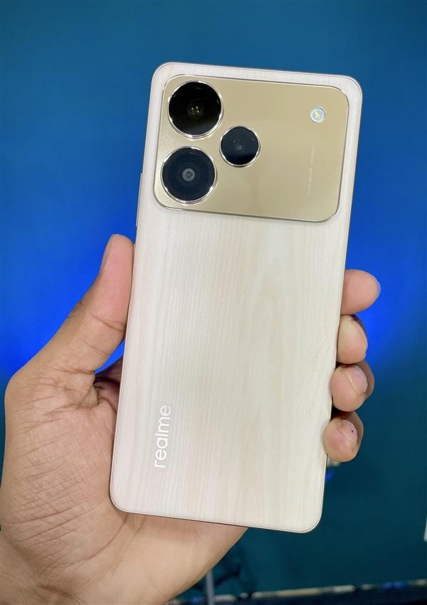 苹果又被截胡，“国产”iPhone17Pro，将率先登场